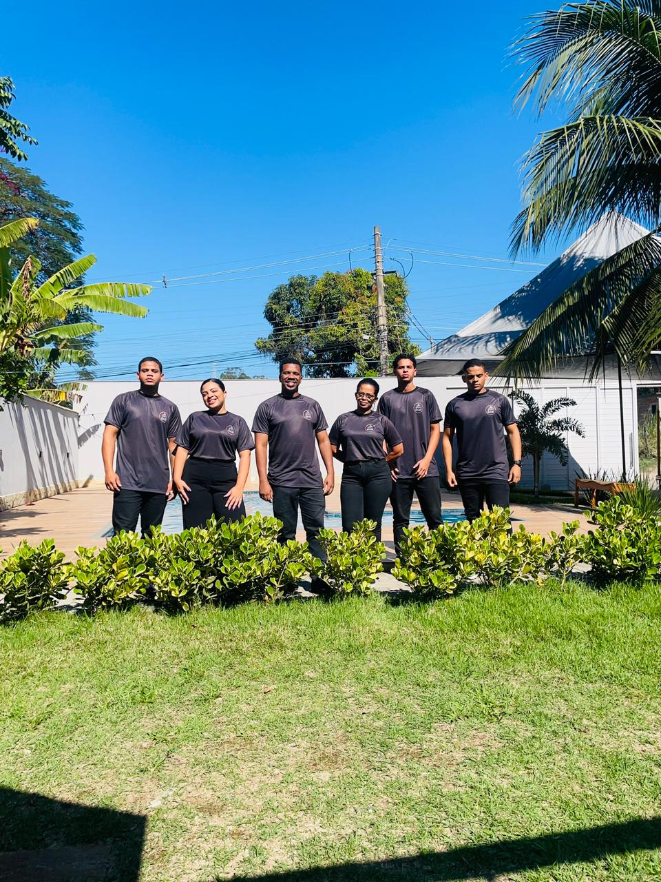 Equipe da Jô Garçons ao ar livre